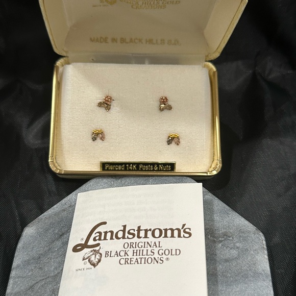 Landstroms black hills gold earrings - Picture 2 of 2